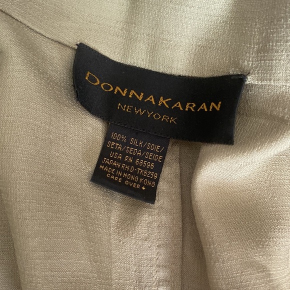 VINTAGE DONNA KARAN 100% SILK TUXEDO  TAIL STYLE BLAZER W/2 FRONT BUTTONS SZ 6 - Picture 12 of 14